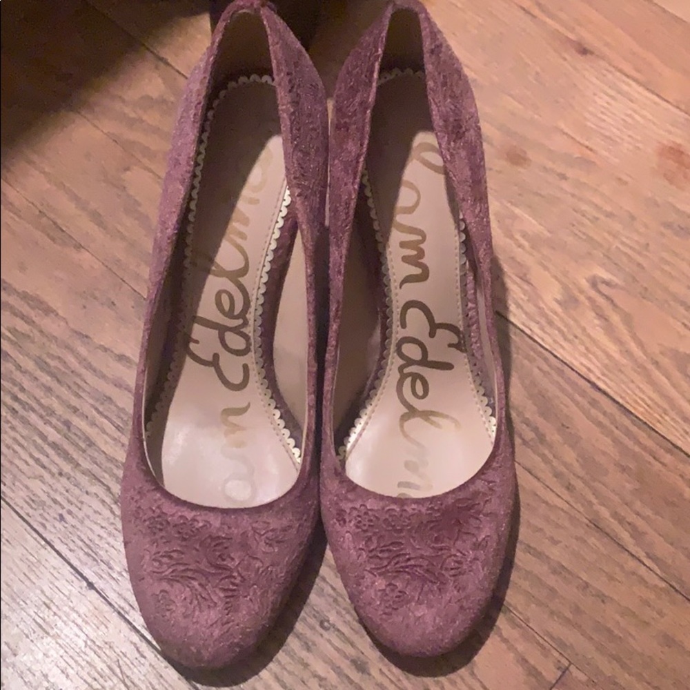 Lovely, feminine Sam Edelman heel!